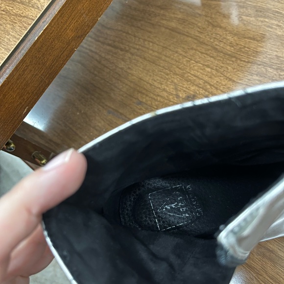 Crosswalk Chrome Silver Heeled Boots - Picture 5 of 6